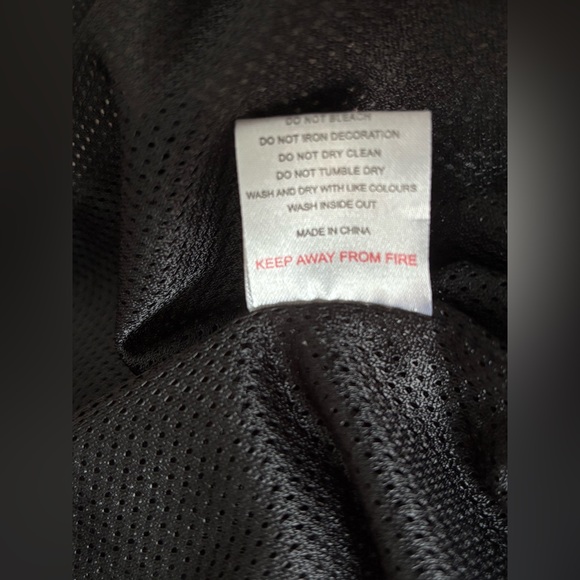 Manchester United Black and Red Men's Jacket - Picture 10 of 11